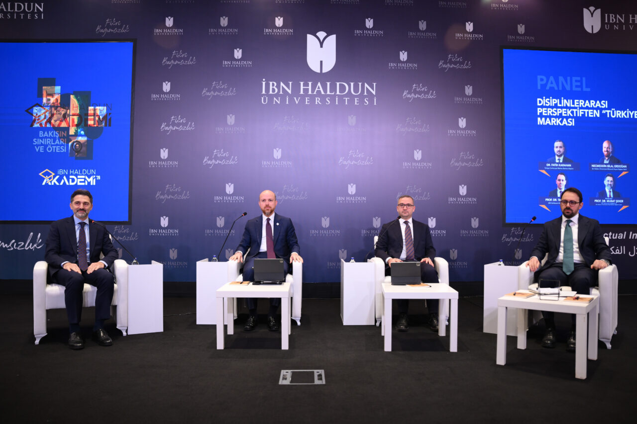 - İHÜ Mütevelli Heyeti Başkan Vekili Bilal Erdoğan:
- "Türkiye markasını