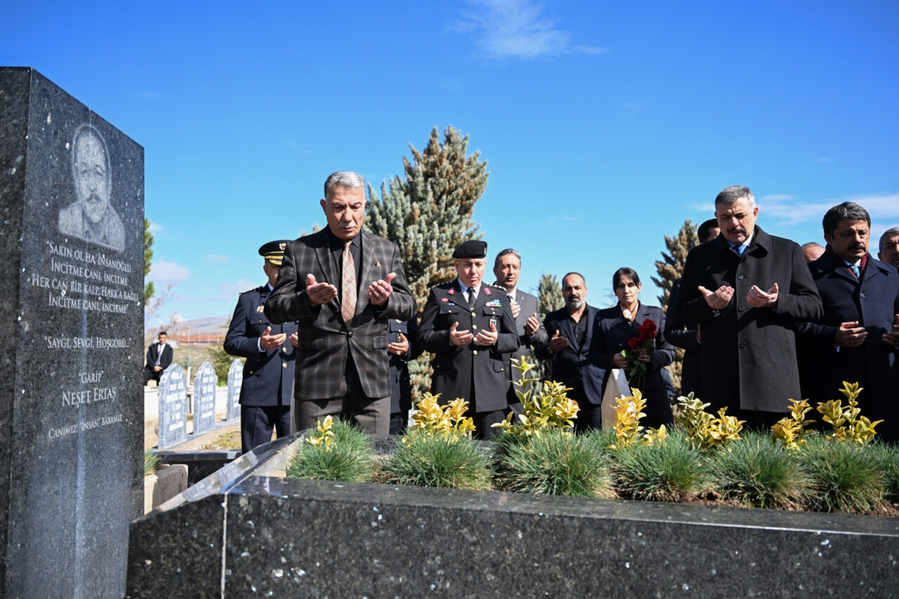 KIRŞEHİR (AA) – İçişleri Bakanı Mustafa Çiftçi, Kırşehir'de Neşet Ertaş'ın