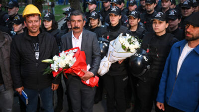 - "Emekçilerimizin eylemi polislere çiçek vererek sonlandırması, milletimizin özünde taşıdığı