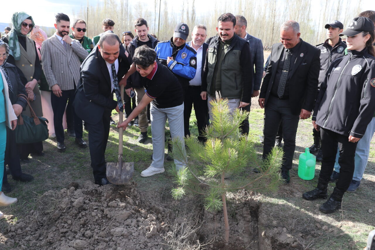 IĞDIR (AA) – Iğdır Valisi Mustafa Fırat Taşolar, kendisine CİMER