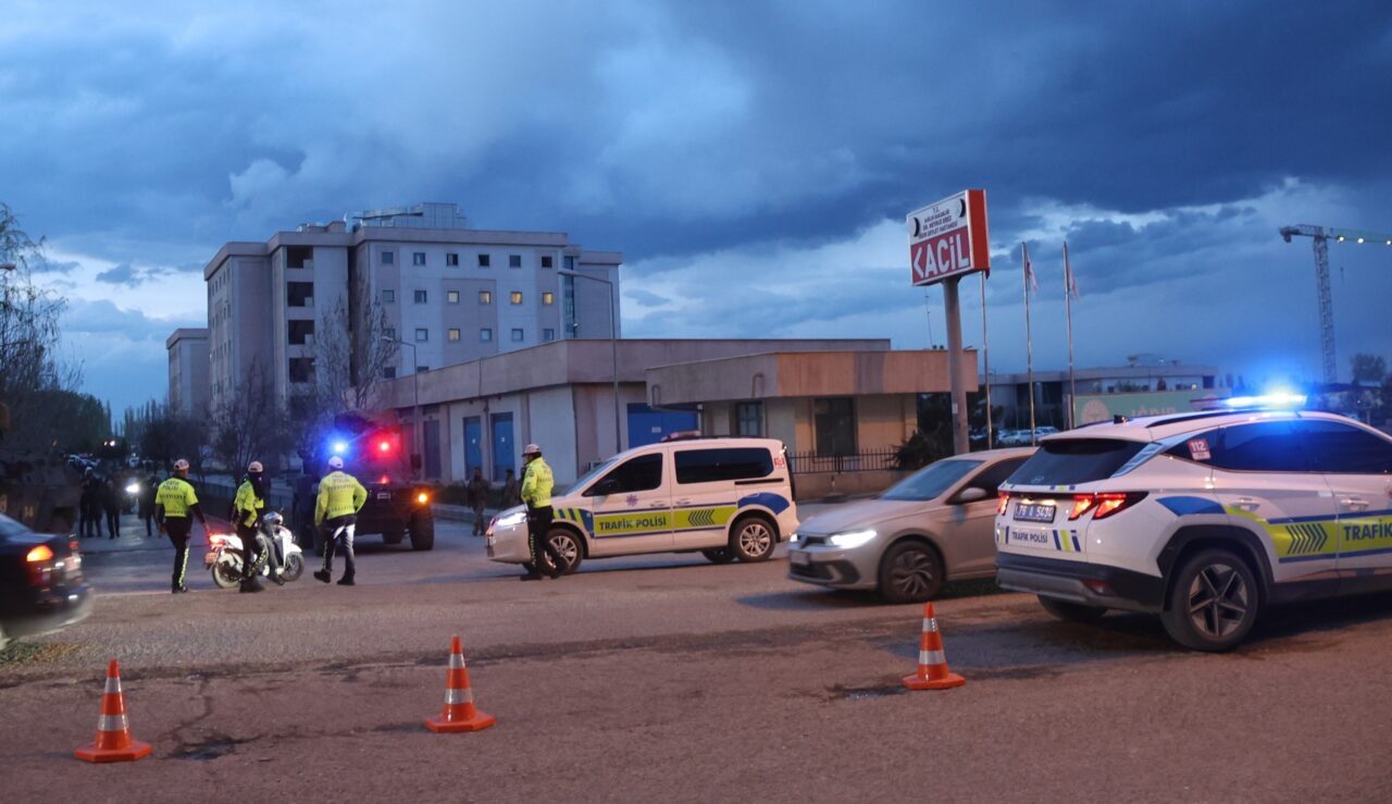 IĞDIR (AA) – Iğdır'da husumetli aileler arasında çıkan silahlı kavgada