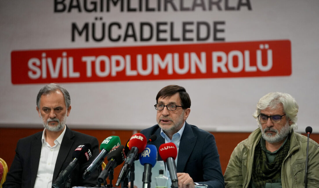 - İHH İnsani Yardım Vakfı Mütevelli Heyeti Üyesi Osman Atalay:
-