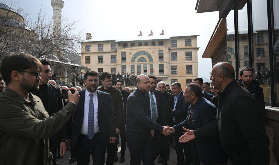 BİTLİS (AA) – İlim Yayma Vakfı Mütevelli Heyeti Başkanı Necmeddin