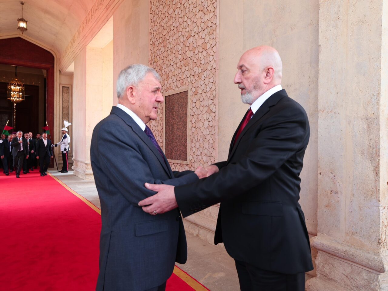 BAĞDAT (AA) – Irak'ın yeni Cumhurbaşkanı Nizar Amedi, düzenlenen resmi