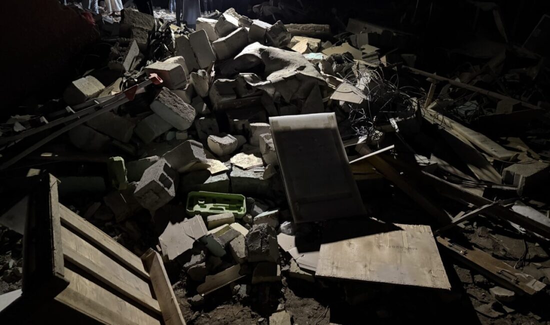 BAĞDAT (AA) – Iraklı bir grup Basra’daki Kuveyt Başkonsolosluğu'nu basarak,