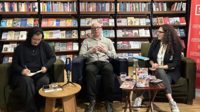 İSTANBUL (AA) – İrlandalı yazar ve müzisyen Ronan Hession, Ketebe