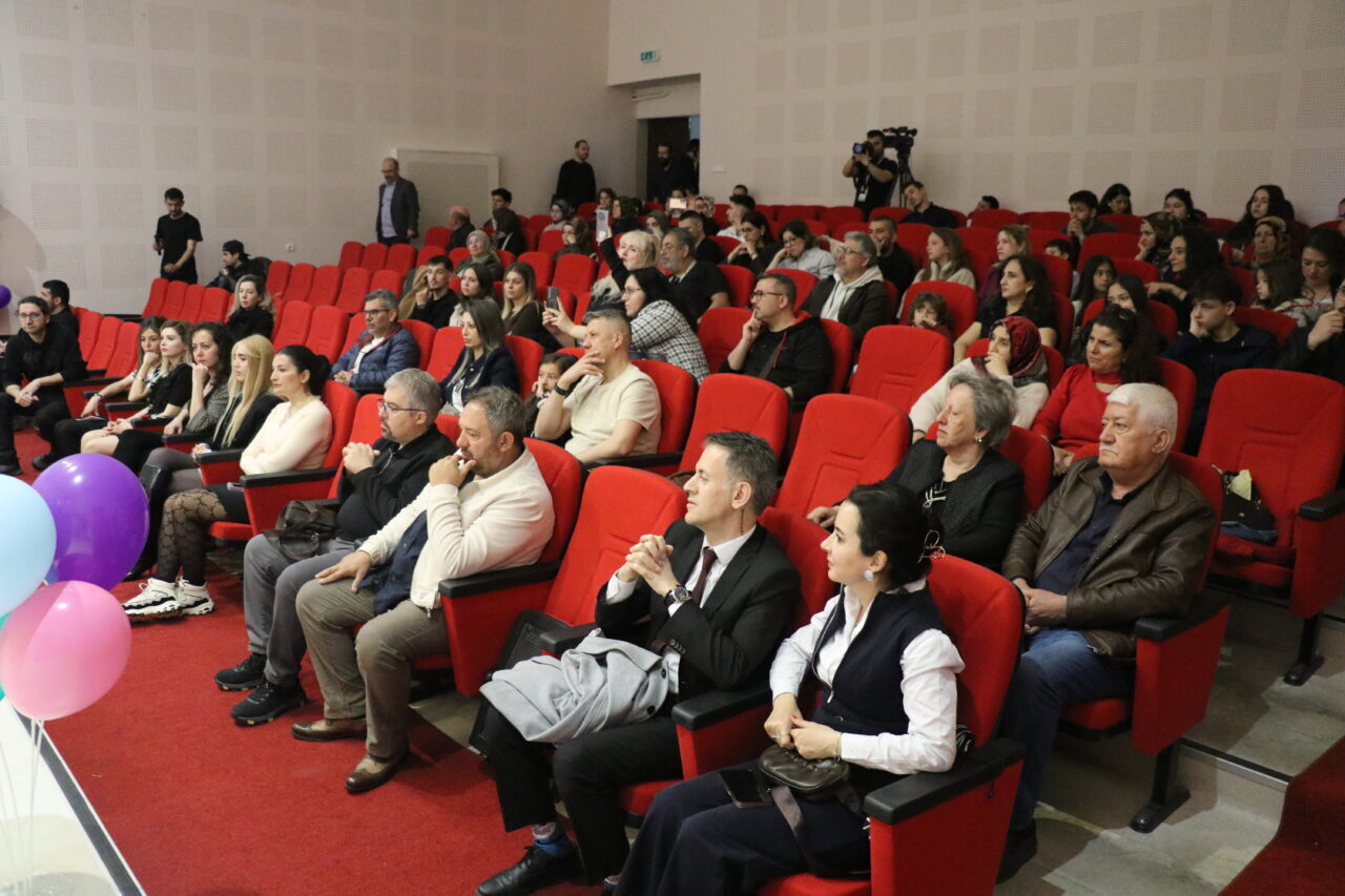 - Festivalde 15 ilden 800 çocuk sahne alacak