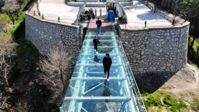ISPARTA (AA) – Isparta'da Kirazlıdere Cam Seyir Terası, açıldığı günden