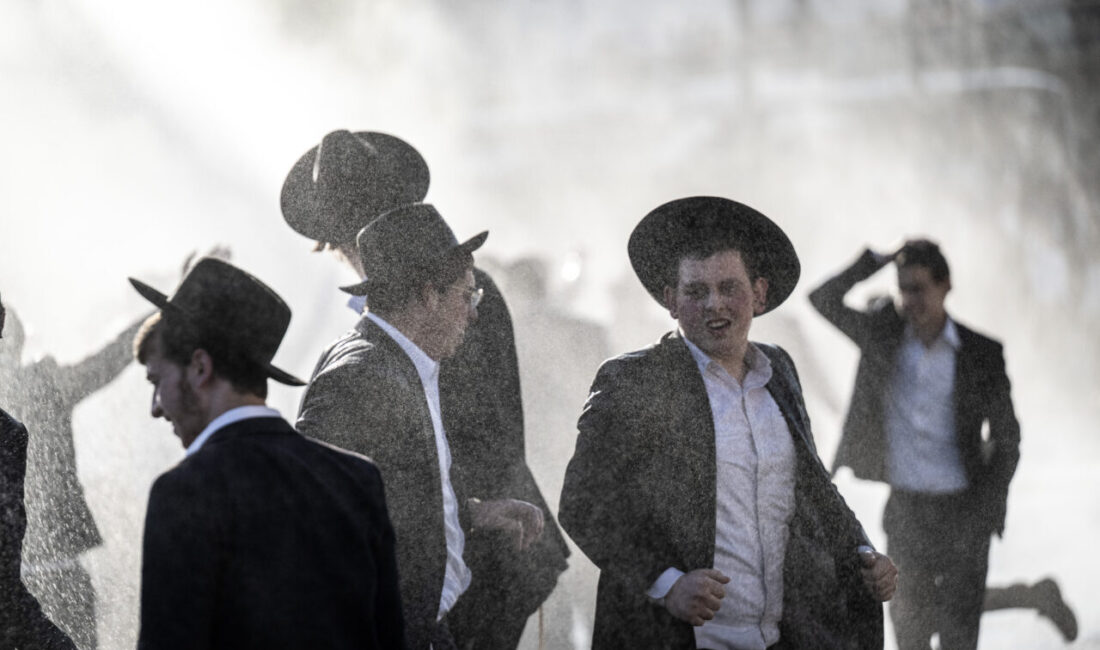 KUDÜS (AA) – İsrail'de asker kaçağı ultra-Ortodoks Yahudilerin (Haredi) gözaltına