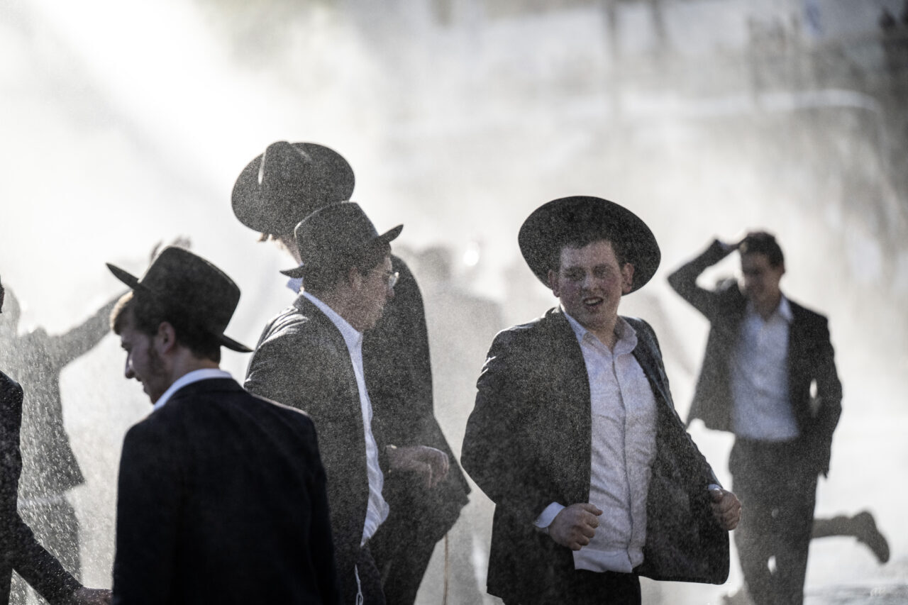 KUDÜS (AA) – İsrail'de asker kaçağı ultra-Ortodoks Yahudilerin (Haredi) gözaltına