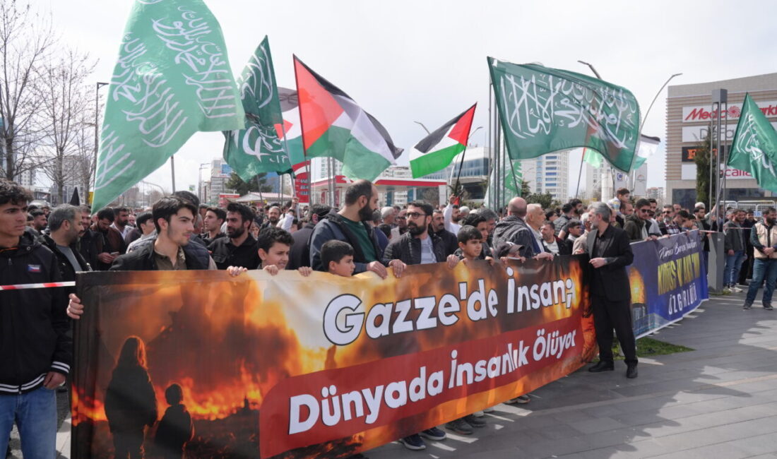 DİYARBAKIR (AA) – Diyarbakır'da, İsrail'in Filistinli esirler hakkında idamı öngören
