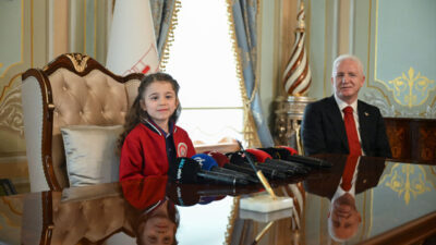 - Makamını Bahçelievler 15 Temmuz Şehitleri İlkokulu 2. sınıf öğrencisi