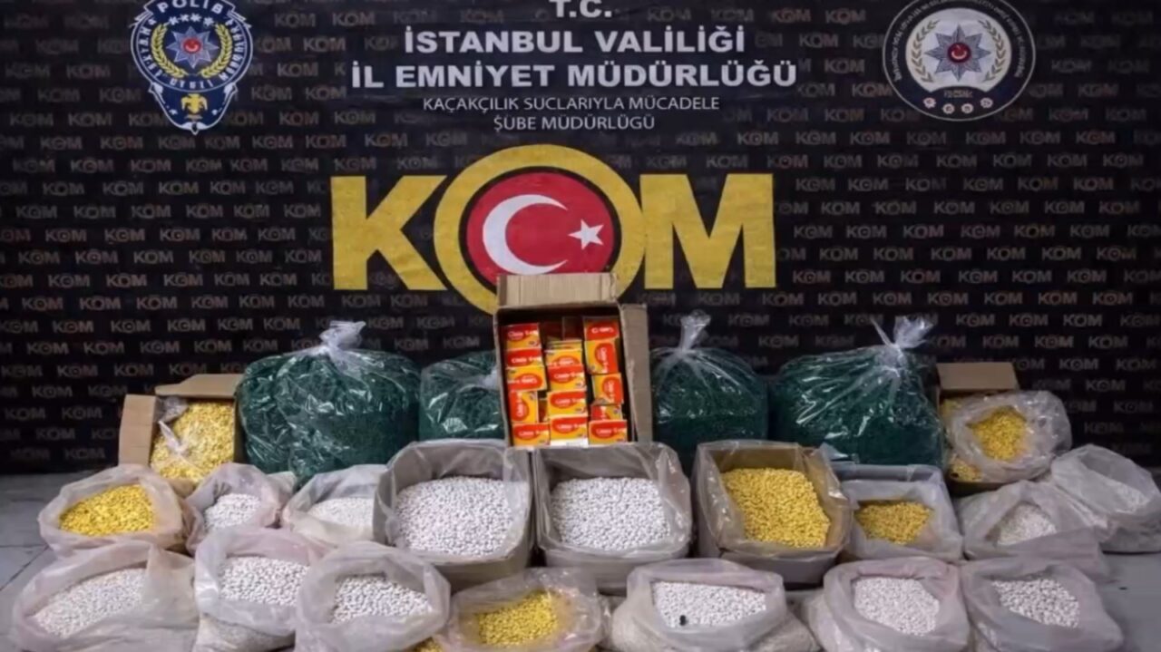 İSTANBUL (AA) – İstanbul'da 1,5 milyon sahte hapın ele geçirildiği