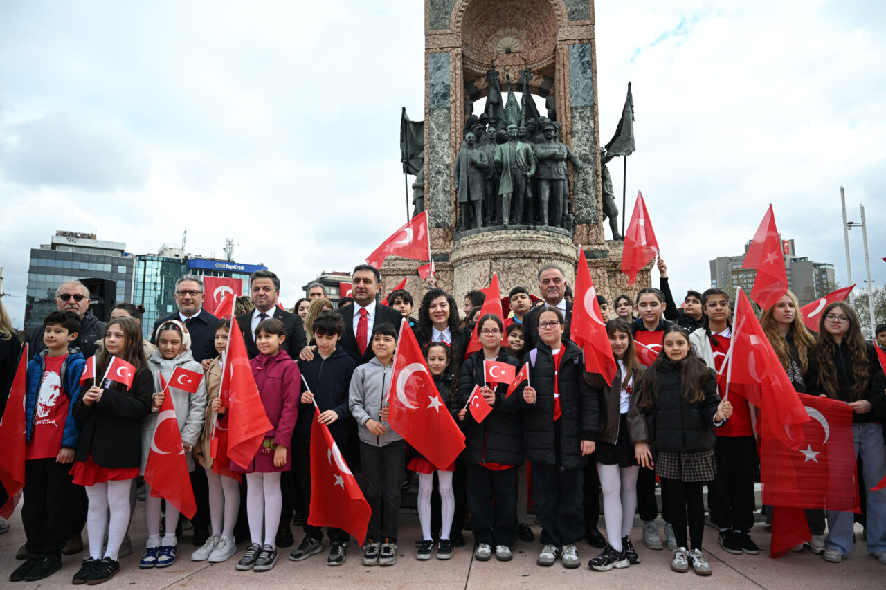 - İstanbul Valiliğince, 23 Nisan Ulusal Egemenlik ve Çocuk Bayramı