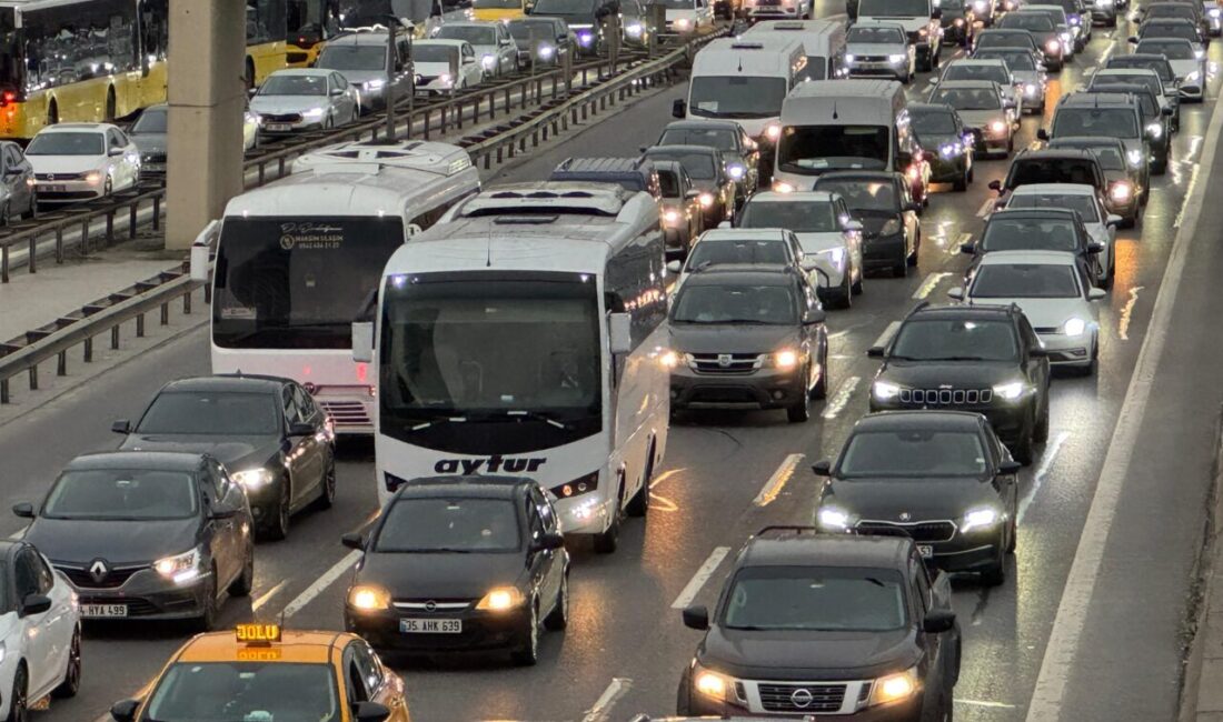 İSTANBUL (AA) – İstanbul'da haftanın üçüncü iş günü bazı bölgelerde