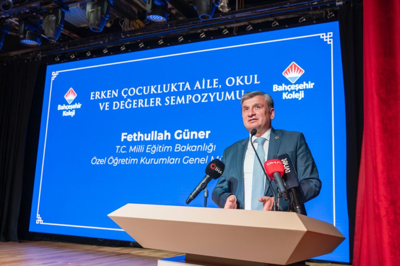 İSTANBUL (AA) – İstanbul'da eğitimcilerin katıldığı, "Erken Çocuklukta Aile, Okul