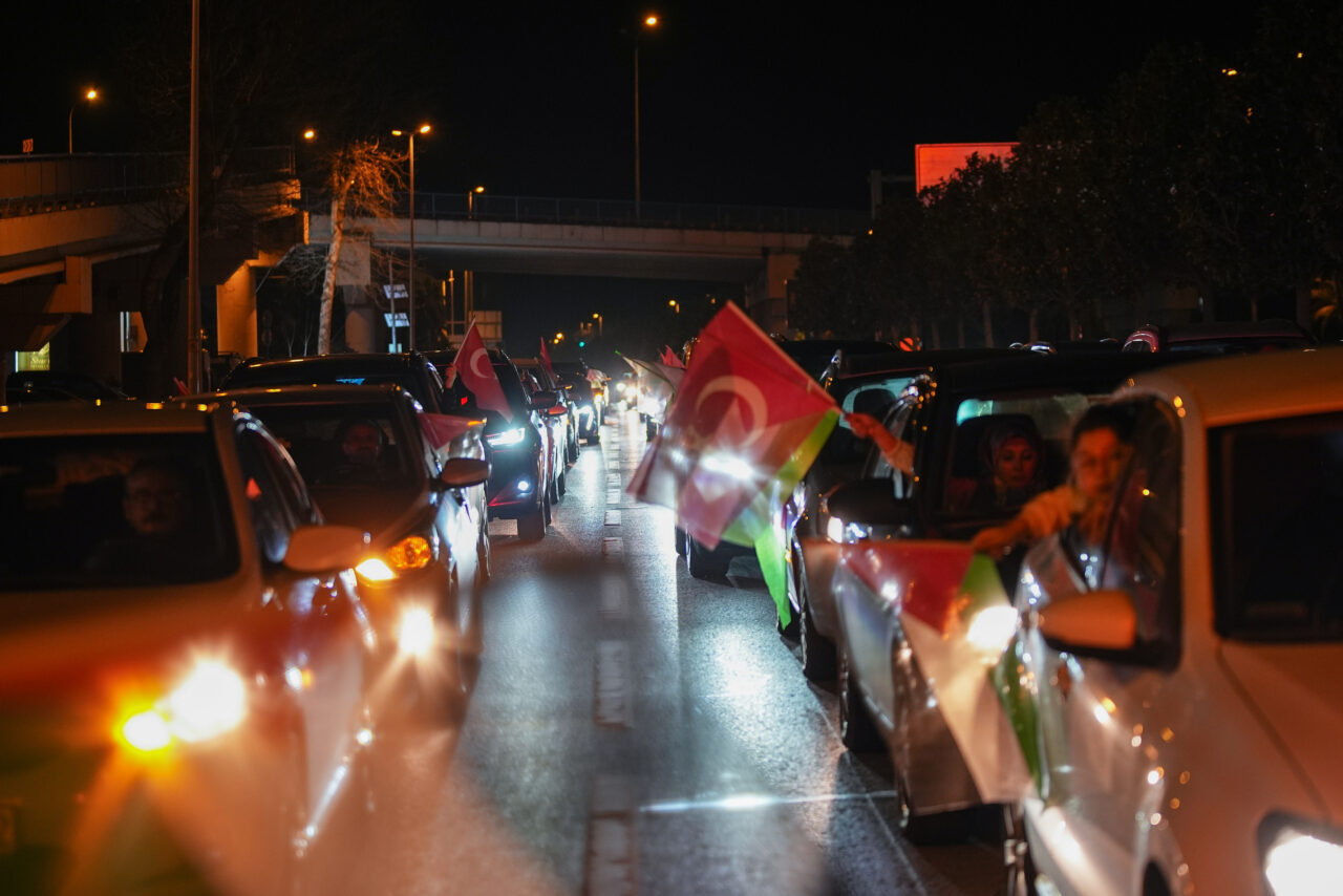 İSTANBUL (AA) – İstanbul'da, İsrail'in Gazze'ye yönelik saldırılarını protesto etmek