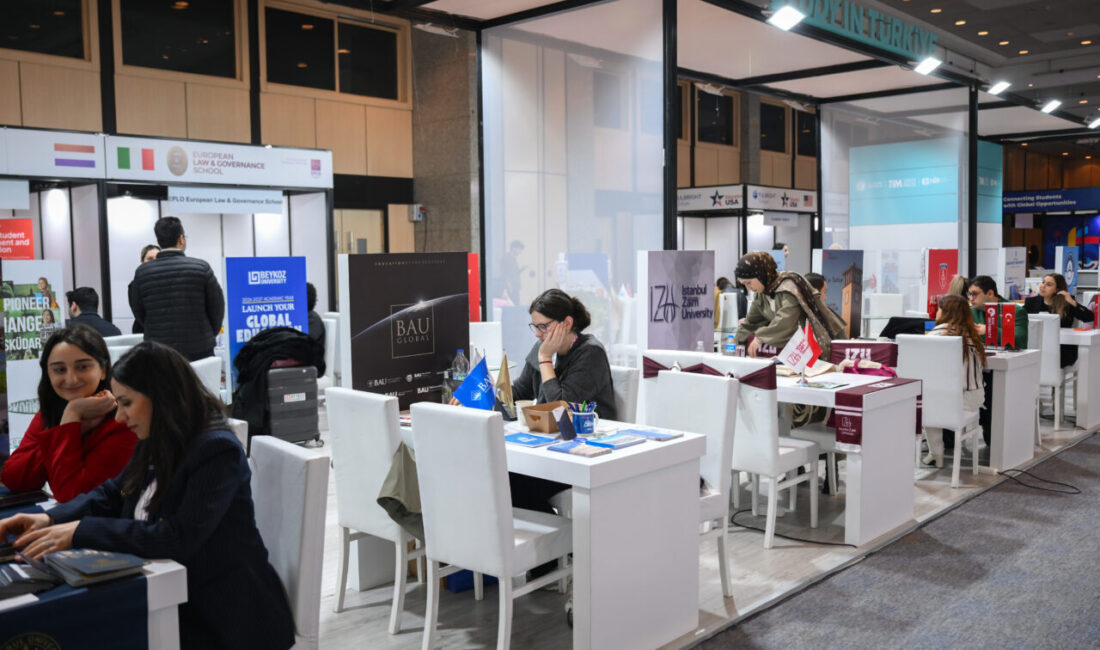 - Şili Özerk Üniversitesi Bilimsel Eğitim alanında UNESCO Kürsüsü Başkanı