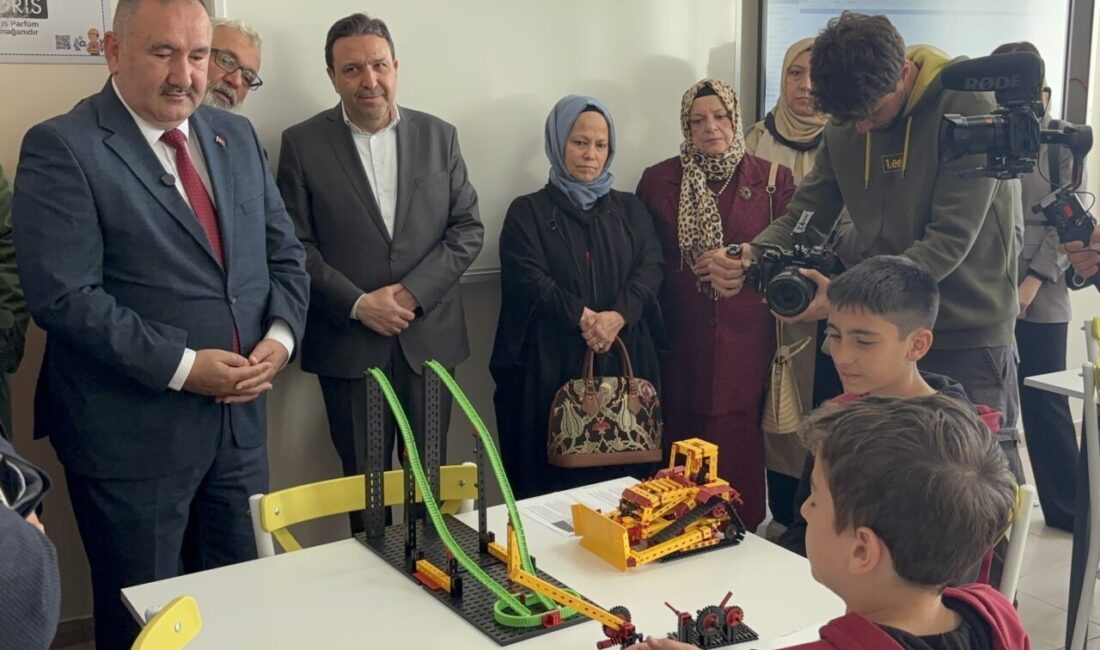 İSTANBUL (AA) – Pendik'teki Tuba Şehitler İmam Hatip Ortaokulu'nda, öğrencilerin
