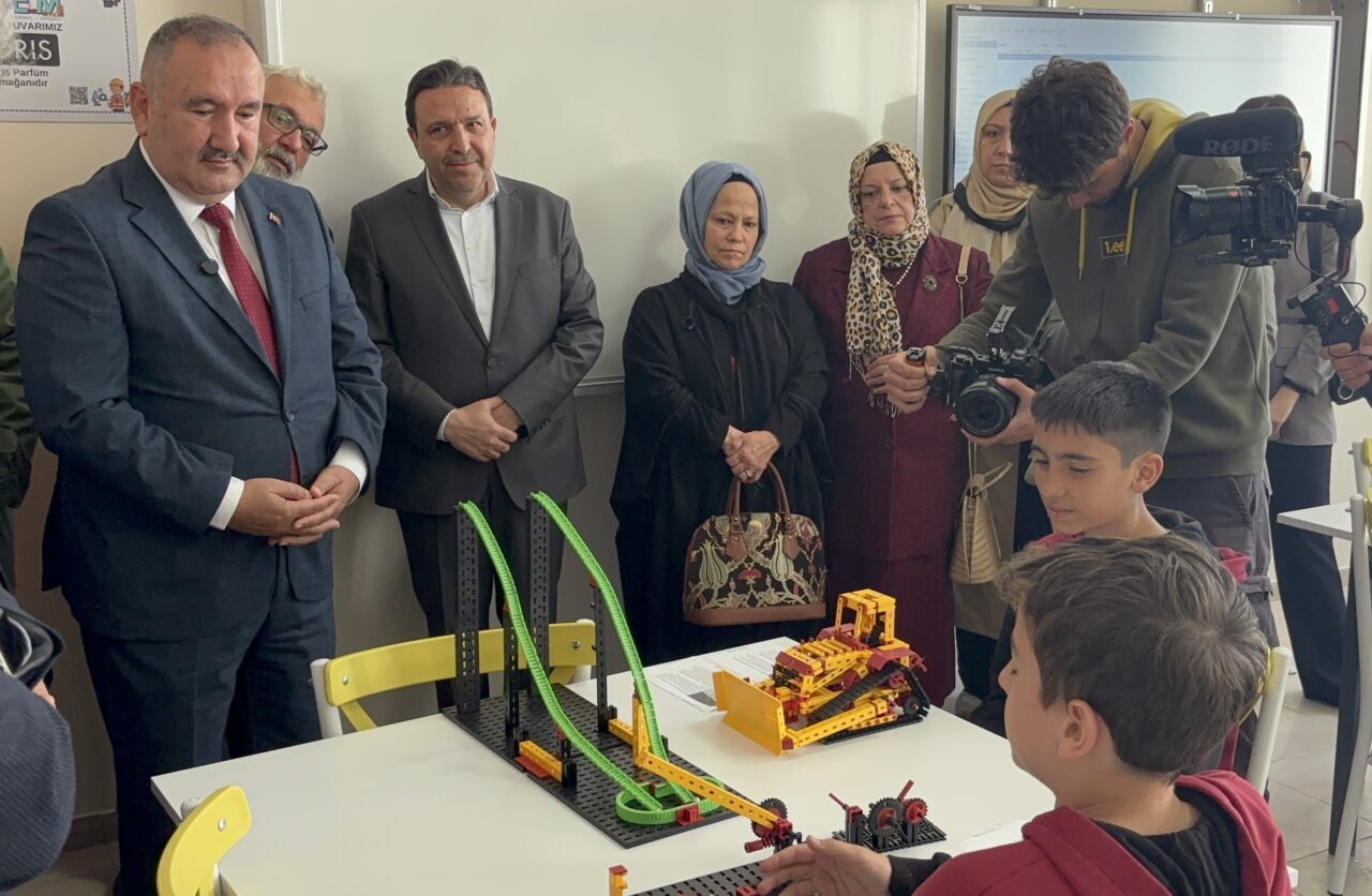 İSTANBUL (AA) – Pendik'teki Tuba Şehitler İmam Hatip Ortaokulu'nda, öğrencilerin