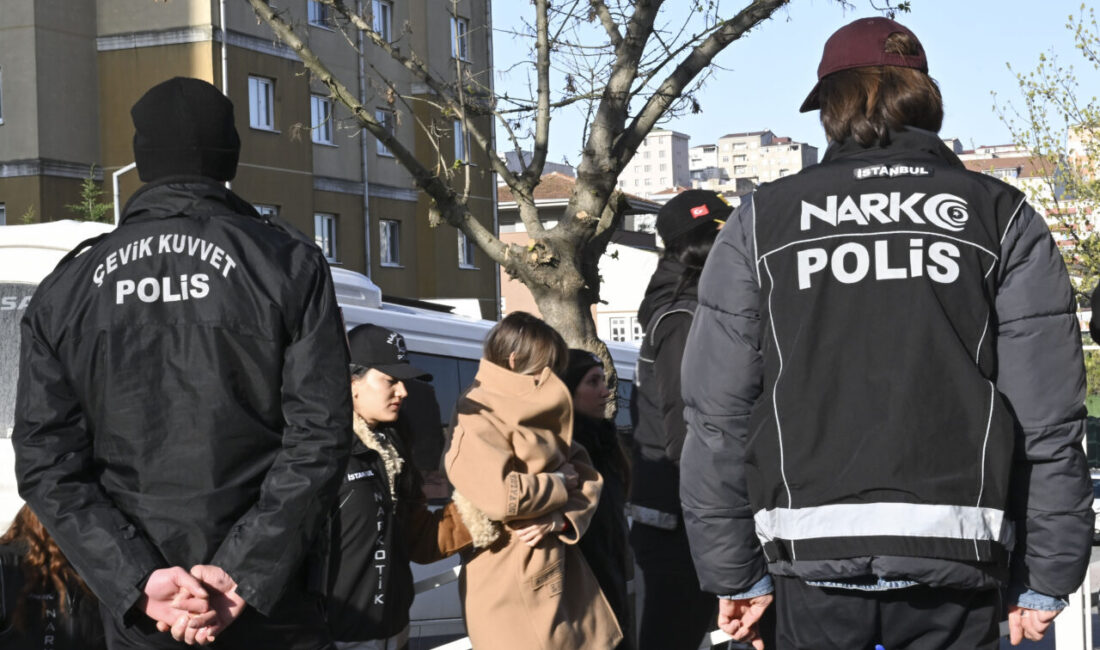 İSTANBUL (AA) – İstanbul'da uyuşturucu soruşturması kapsamında düzenlenen operasyonda gözaltına