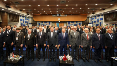 İZMİR (AA) – İzmir'de, "Türk Pamuğunda Kritik Eşik" ana temasıyla