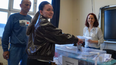 İZMİR (AA) – İzmir'de çifte vatandaşlar, Bulgaristan'daki genel seçim için