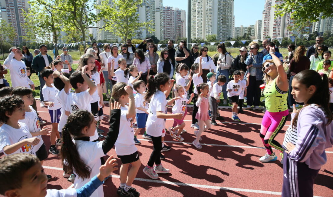 İZMİR (AA) – İzmir'de çocuklar, kanser tedavisi gören yaşıtlarına destek