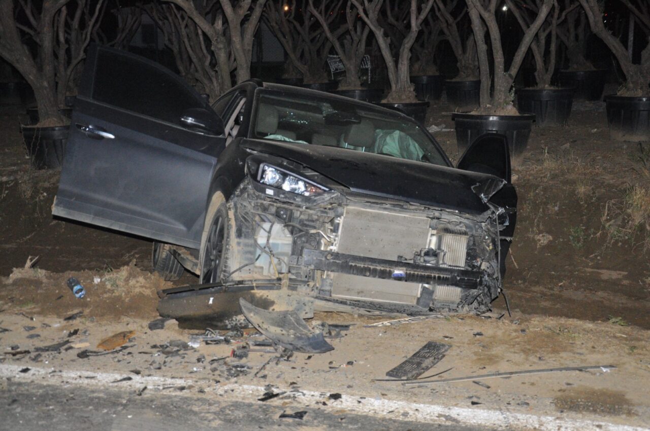 İZMİR (AA) – İzmir'in Ödemiş ilçesinde hafif ticari araç, otomobil