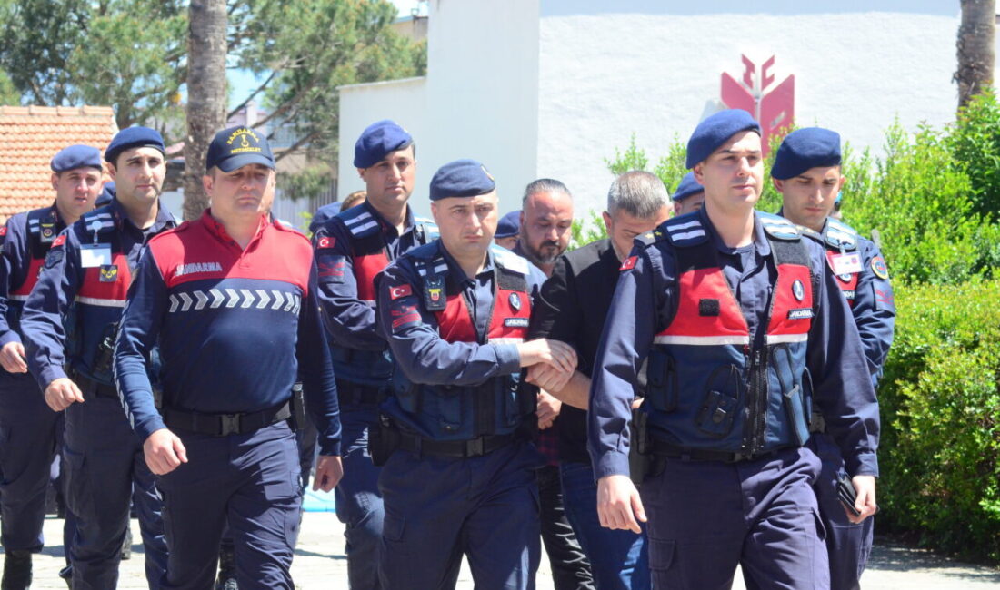 İZMİR (AA) – İzmir Sivil Toplum Kuruluşları Platformu (İSTOK) üyeleri,