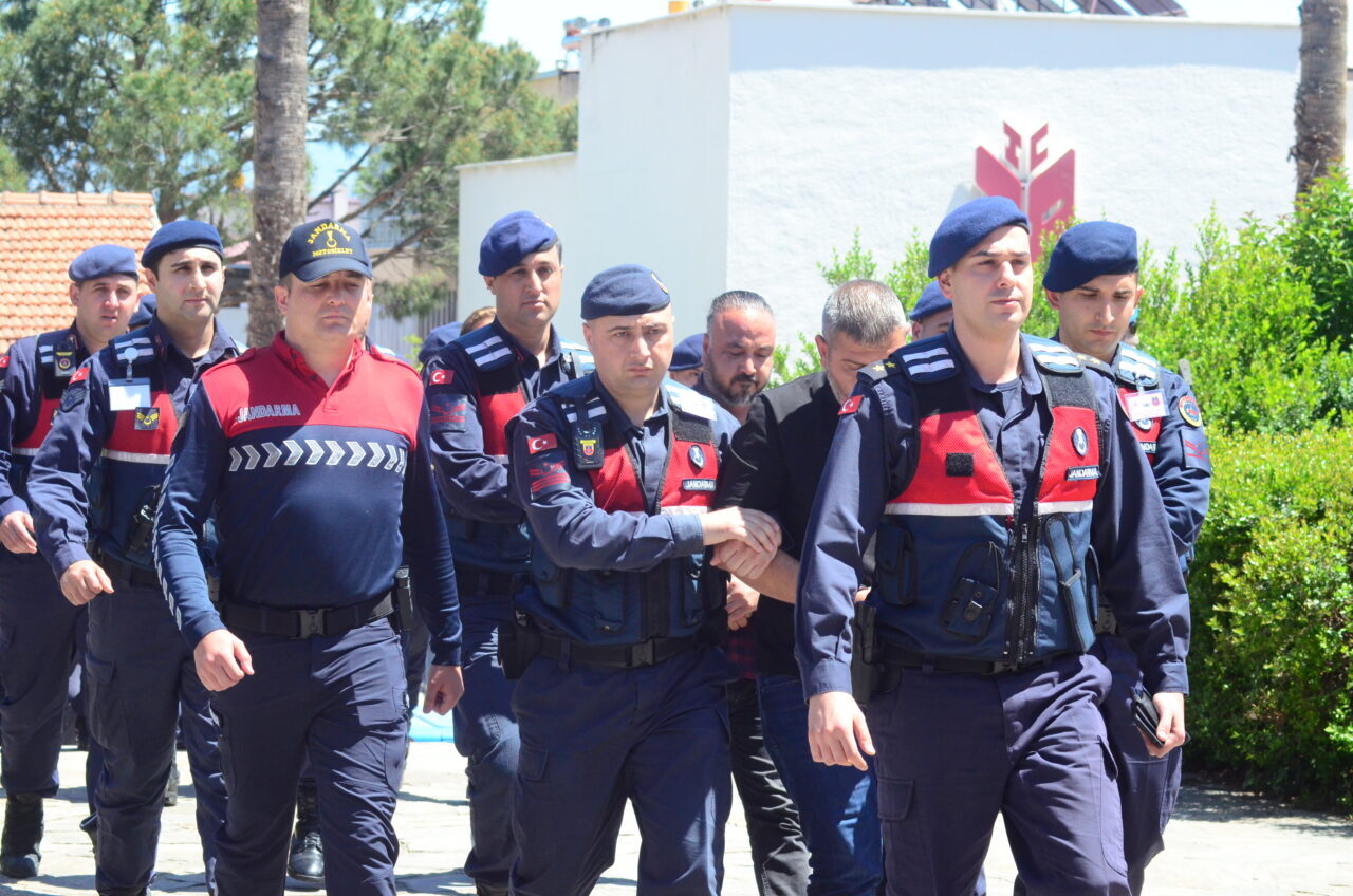 İZMİR (AA) – İzmir Sivil Toplum Kuruluşları Platformu (İSTOK) üyeleri,