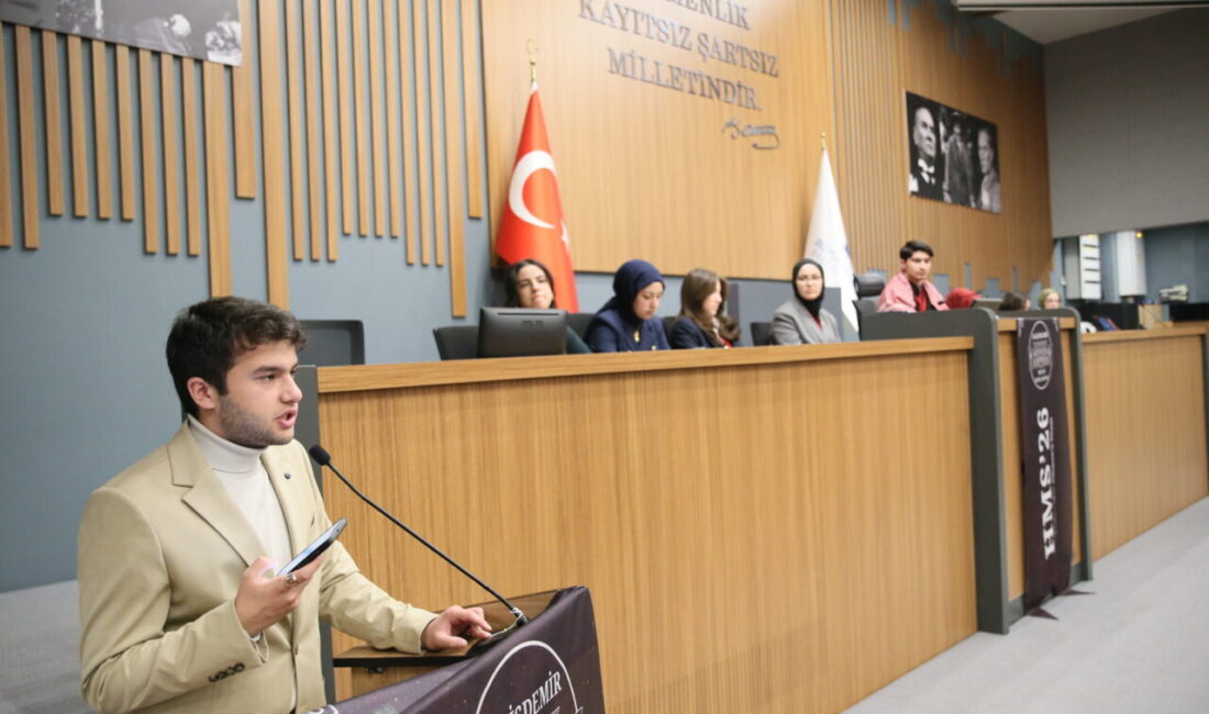 İZMİR (AA) – Türkiye'nin farklı illerinden gelen 250 lise öğrencisi,