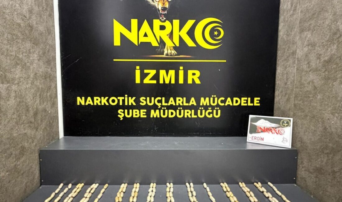 İZMİR (AA) – İzmir'de midelerinde kapsüller halinde uyuşturucu ele geçirilen
