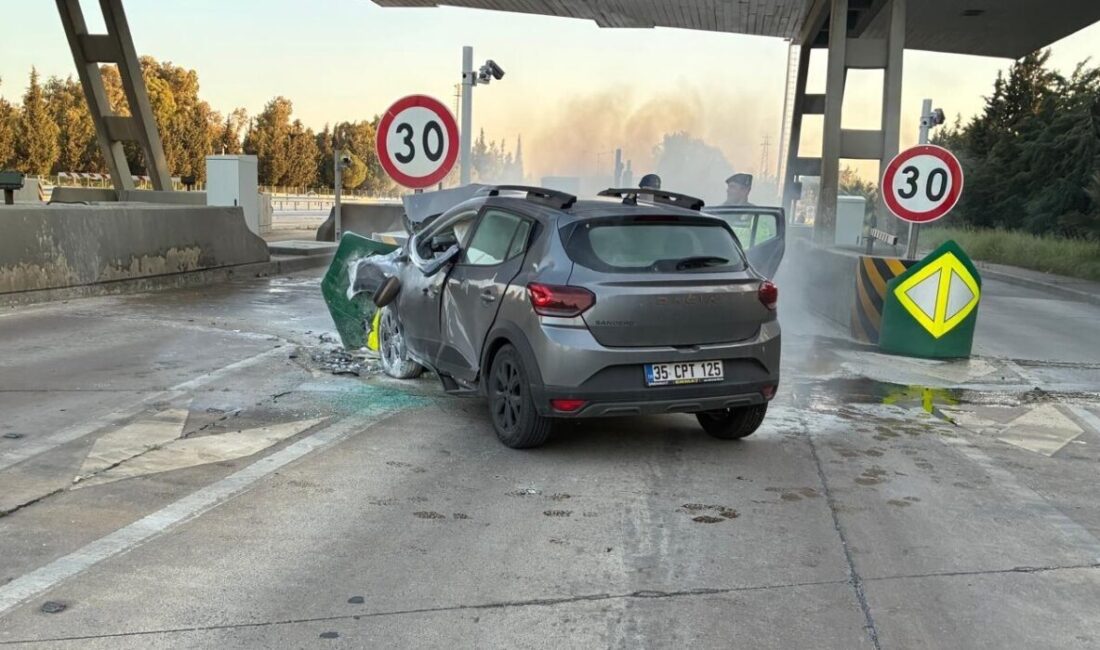 İZMİR (AA) – İzmir'in Menderes ilçesinde beton bariyere çarptıktan sonra