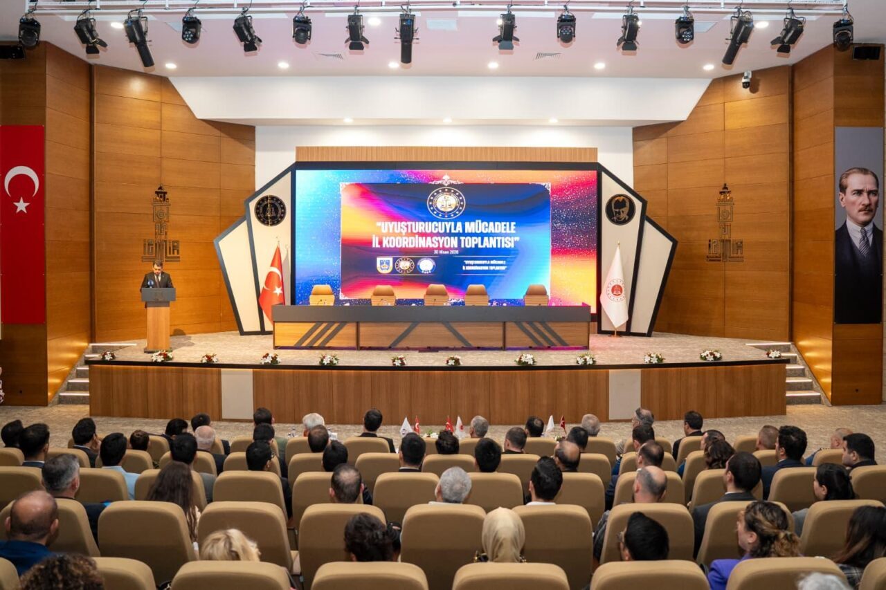 - İzmir Cumhuriyet Başsavcısı Ali Yeldan:
- "Yürüttüğümüz her soruşturma yalnızca