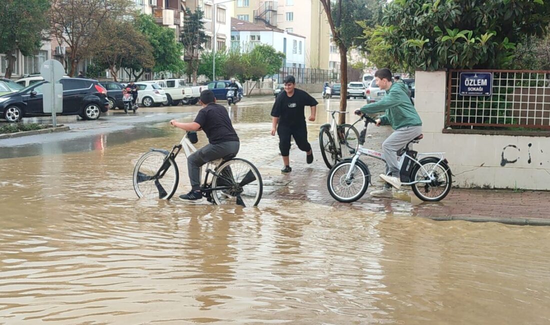 İZMİR (AA) – İzmir'in Ödemiş ilçesinde etkili olan sağanak nedeniyle