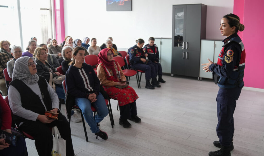 - Jandarma Kıdemli Üsteğmen Süleyman Akkoç:
- "Vatandaşlarımız böyle bir olayla