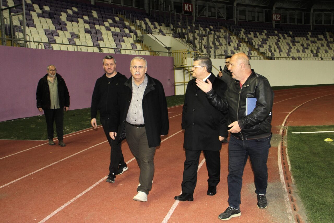 - Sinop Valisi Mustafa Özarslan, maçın oynayacağı Sinop Şehir Stadı'nda