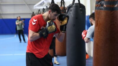 KASTAMONU (AA) – Hazırlıklarını Kastamonu'da tamamlayan kadın ve erkek boks