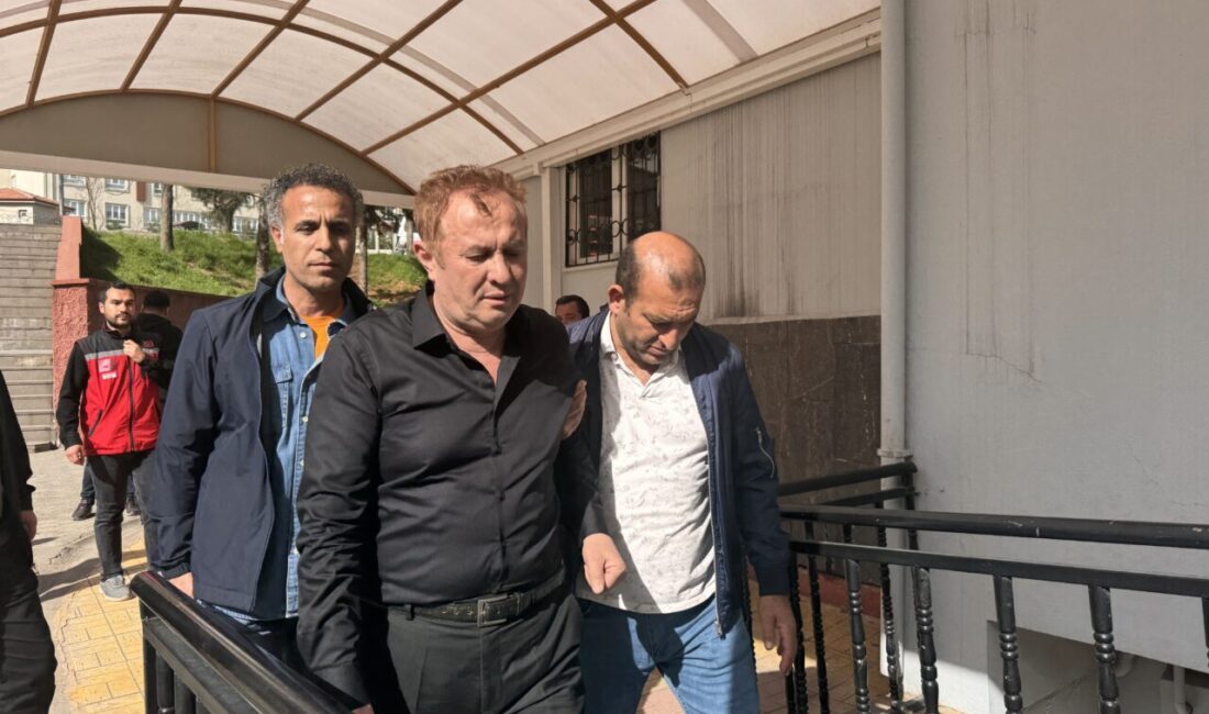 - "Örnek bir öğretmendi, öğrencilerini çok severdi. Emekliliği geldiği halde