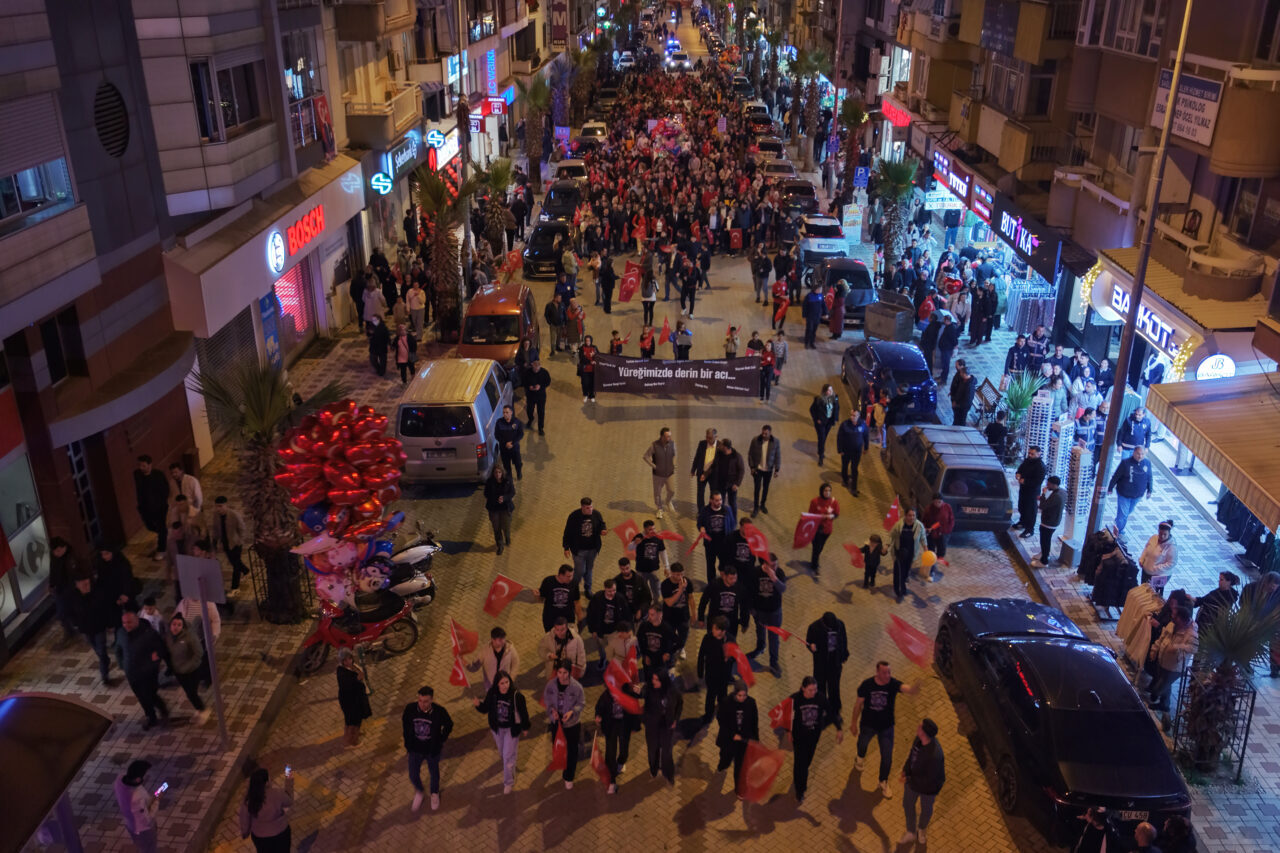 MANİSA (AA) – Manisa'nın Turgutlu ilçesinde, 23 Nisan Ulusal Egemenlik