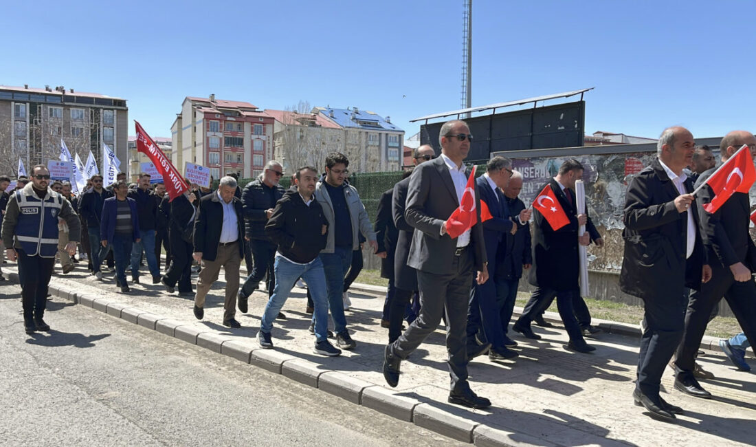 AĞRI/ERZİNCAN/KARS (AA) – Kahramanmaraş'ta bir okula yapılan silahlı saldırıda hayatını