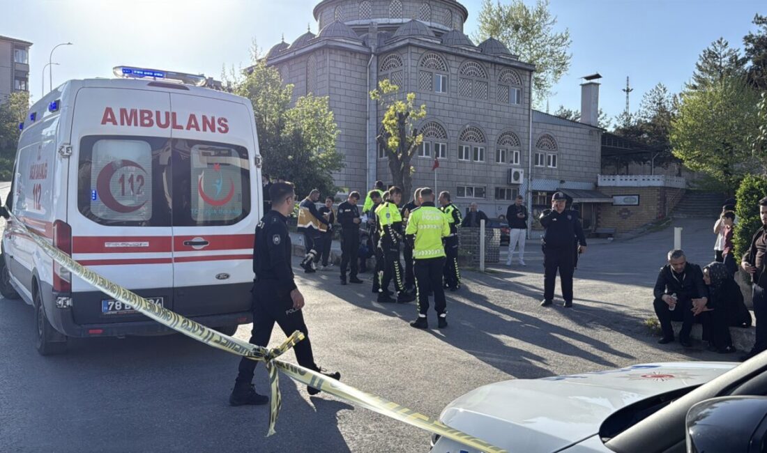 KARABÜK (AA) – Karabük'te minibüsün çarptığı 3 yaşındaki çocuk yaşamını