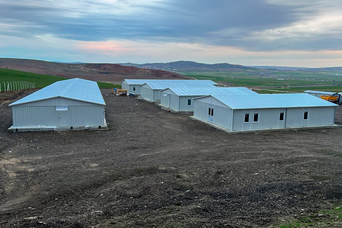 - Karmod Prefabrik Genel Müdürü Uğur Kadir:
- "Prefabrik yapı sektöründeki