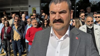 İZMİR (AA) – İzmir'in Karşıyaka Belediyesi'nde çalışan 455 memur, alacaklarının
