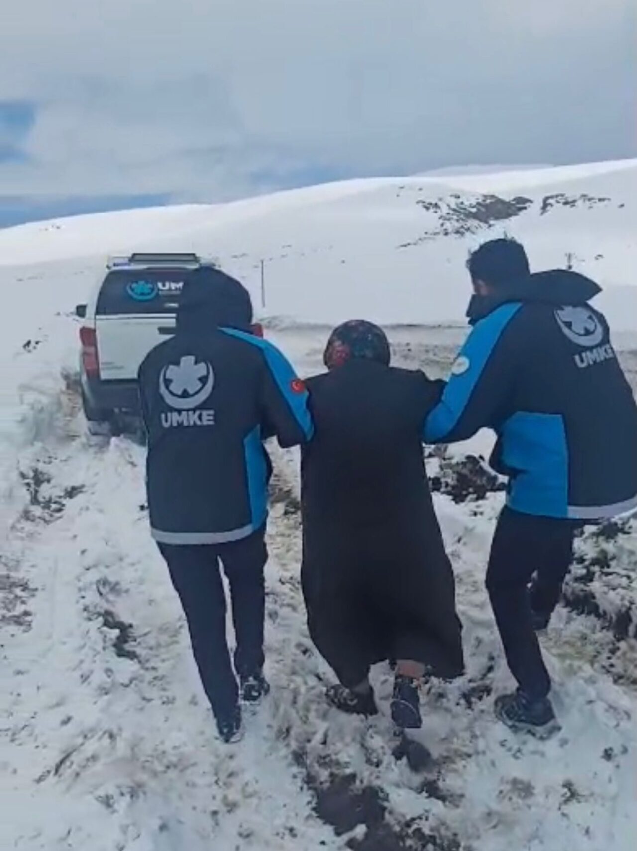 KARS (AA) – Kars'ın Kağızman ilçesinde kar ve tipi nedeniyle