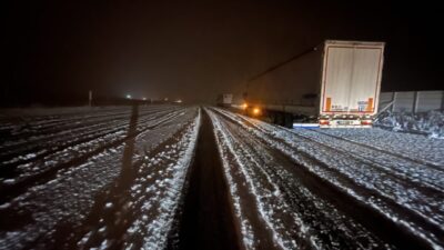 KARS (AA) – Kars'ta nisanda etkili olan kar yağışı ve