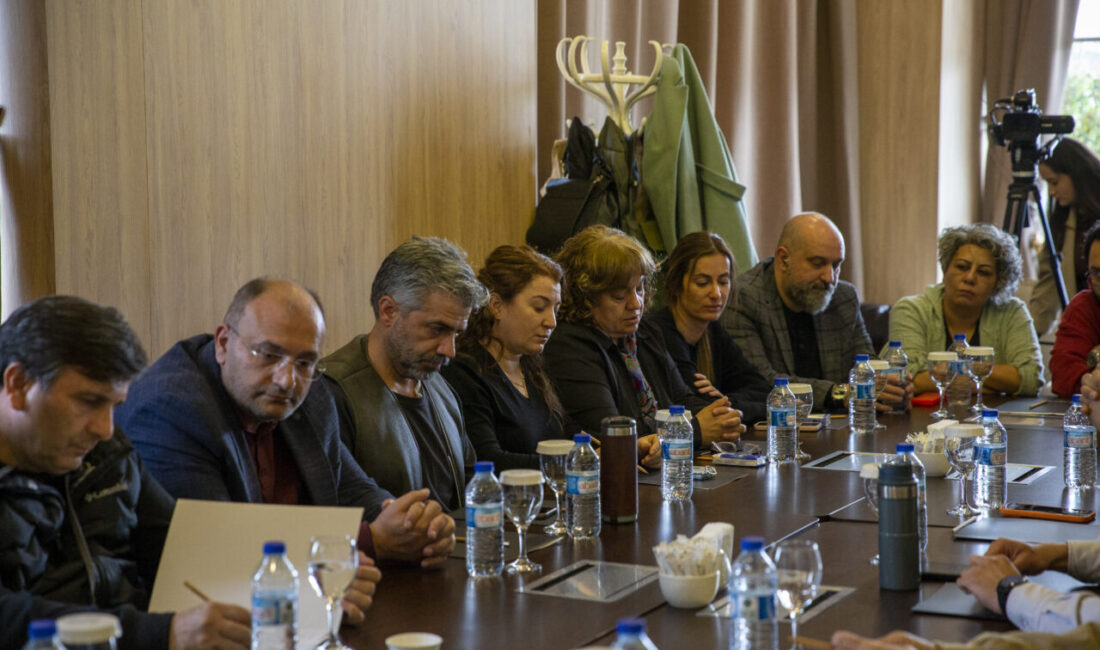 - Yangında 8 yakınını kaybeden avukat Yüksel Gültekin:
- "Evlatlarımızın vefatına