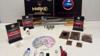 KASTAMONU (AA) – Kastamonu'da düzenlenen iki ayrı uyuşturucu operasyonunda 6
