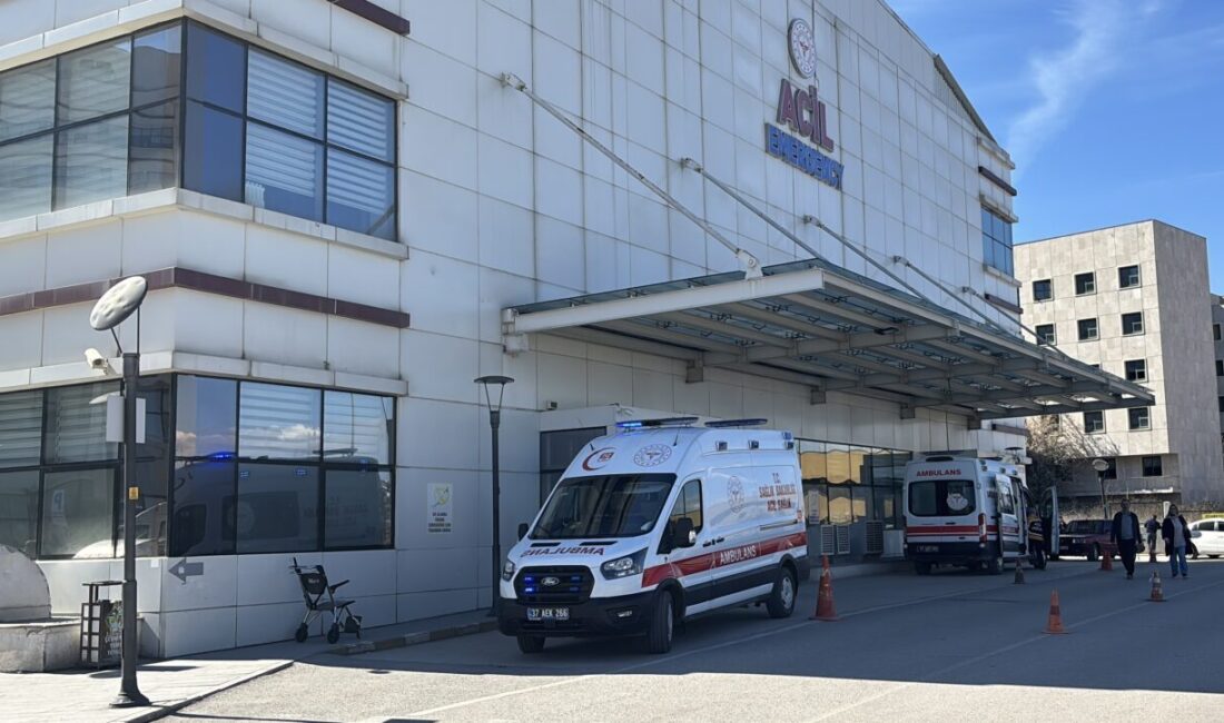 KASTAMONU (AA) – Kastamonu'da otomobilin çarptığı 2 öğrenci yaralandı. Aytaç